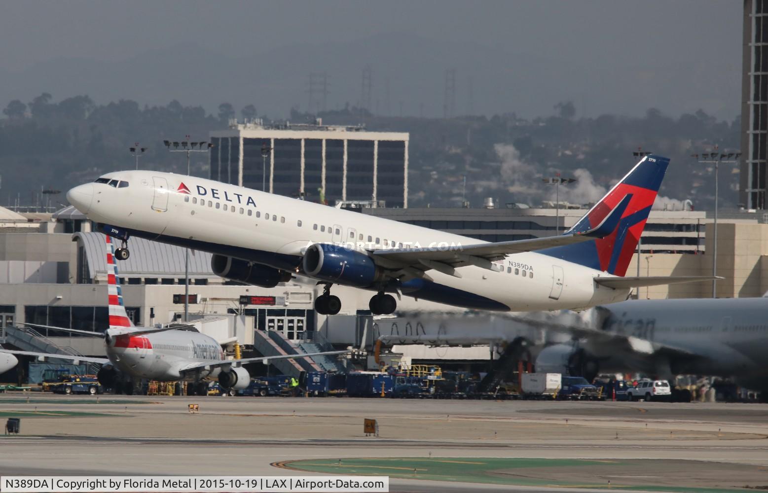 N389DA, 2000 Boeing 737-832 C/N 30376, Delta