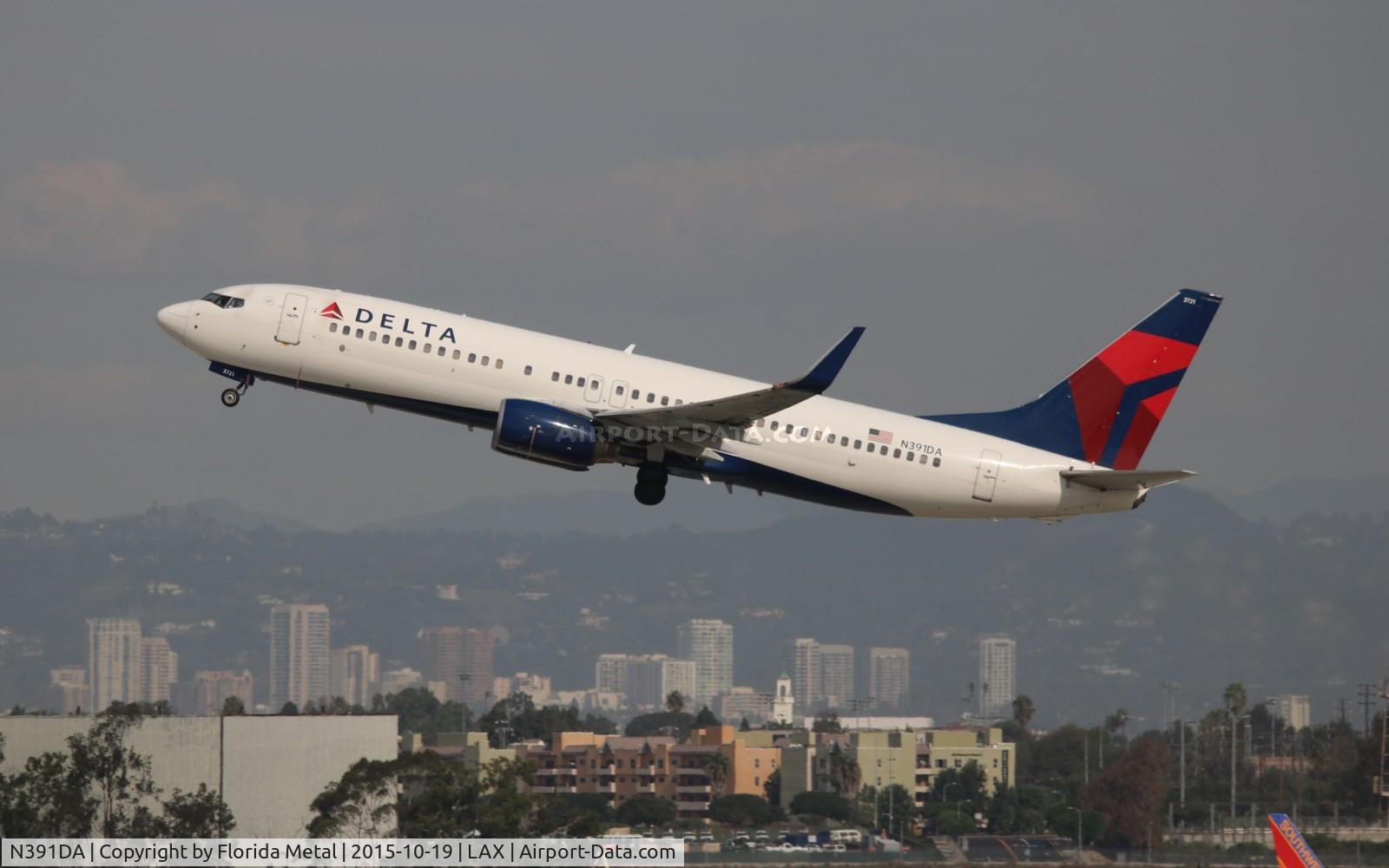 N391DA, 2000 Boeing 737-832 C/N 30560, Delta