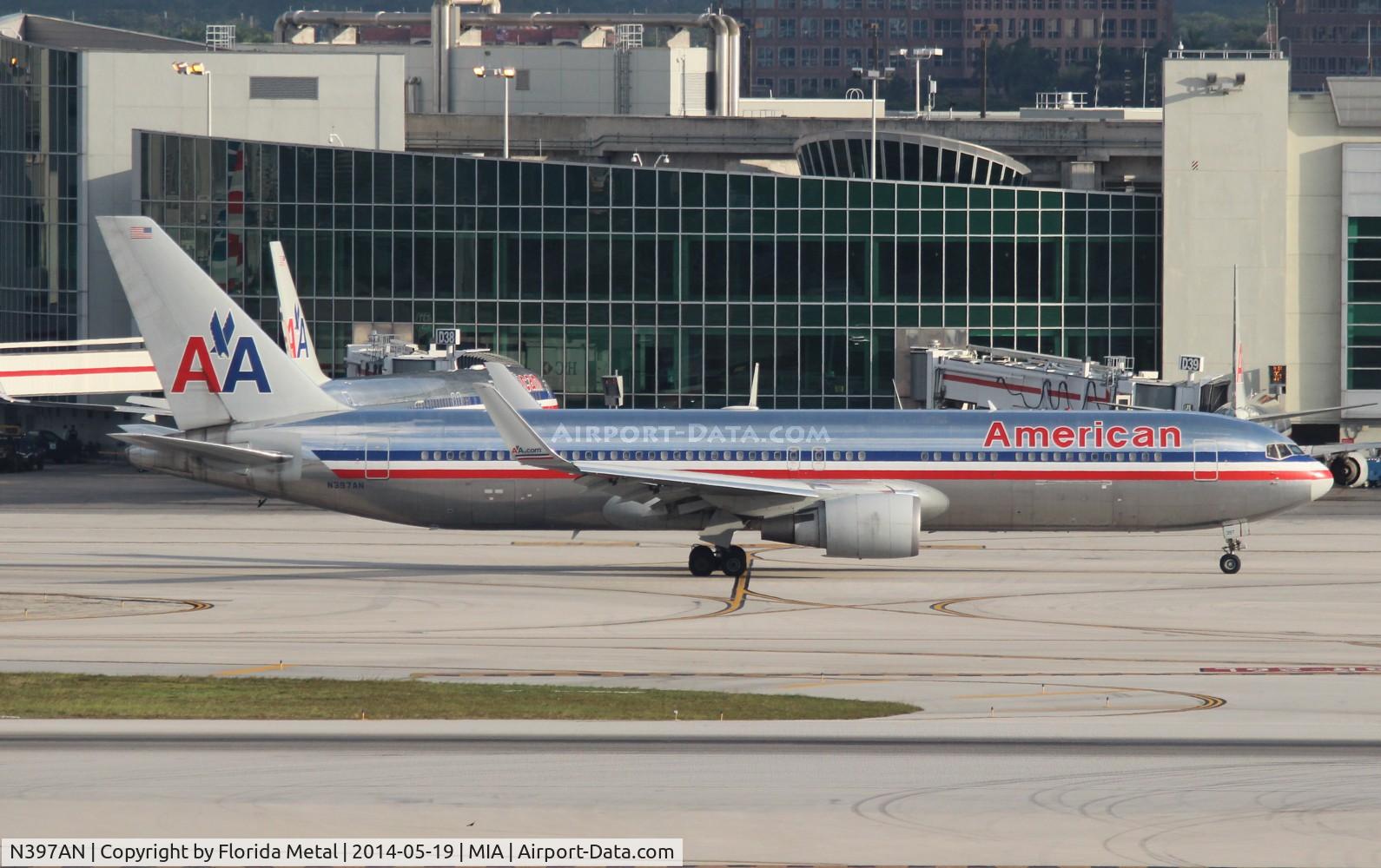 N397AN, 1999 Boeing 767-323/ER C/N 29604, American