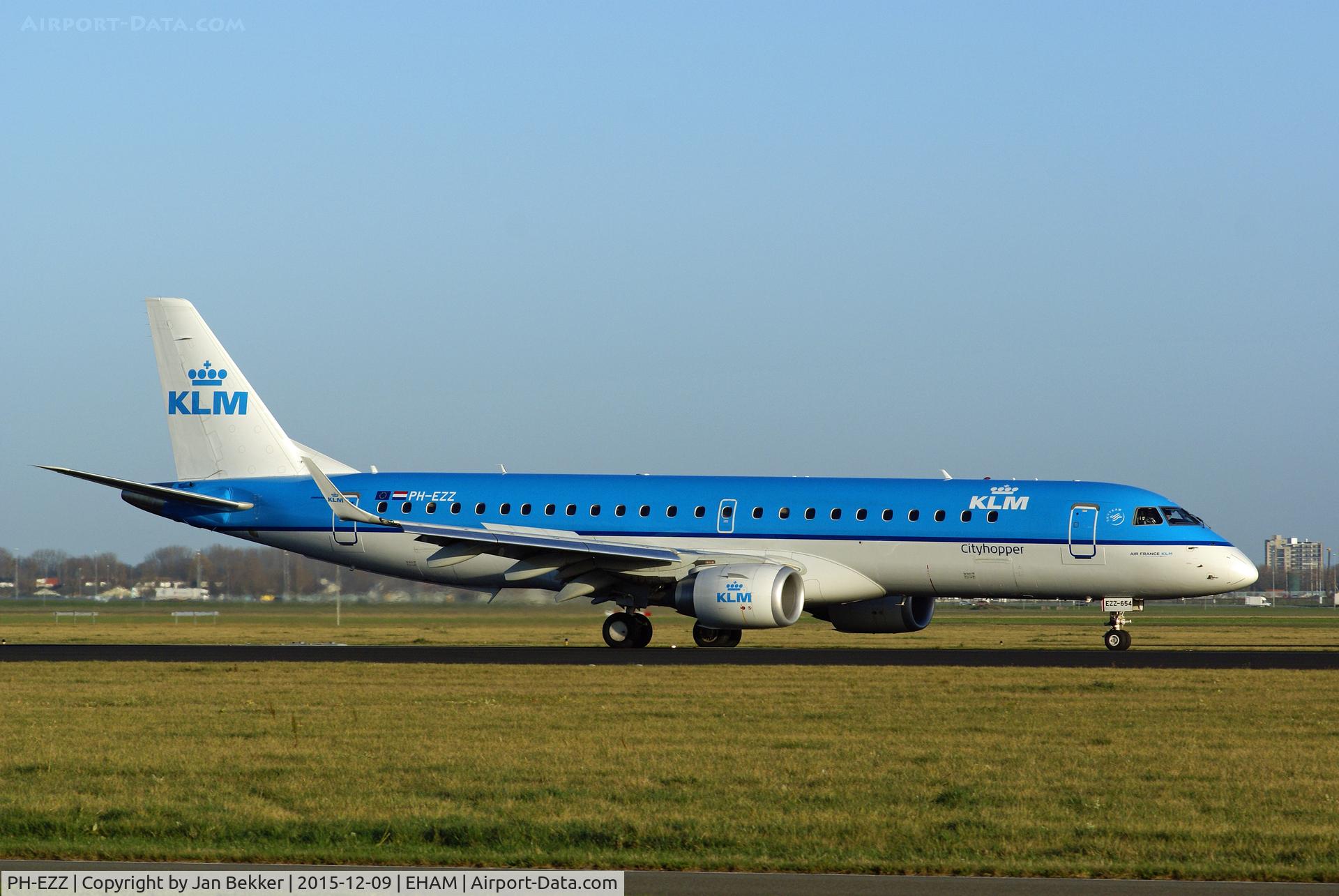 PH-EZZ, 2013 Embraer 190STD (ERJ-190-100) C/N 19000654, Just after landing on the Polderbaan