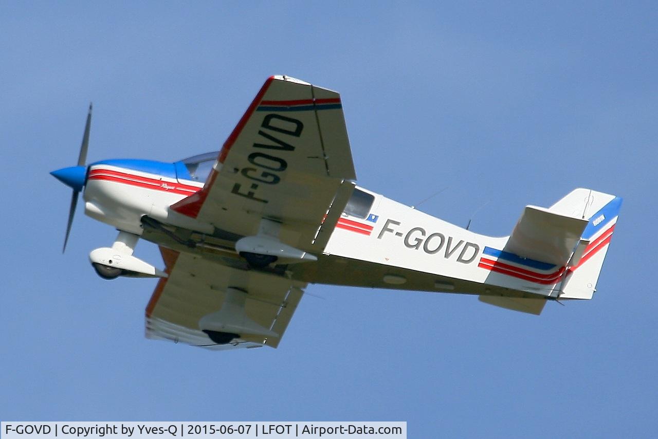 F-GOVD, Robin DR-400-180 Regent Regent C/N 2106, Robin DR-400-180, Take off rwy 02, Tours-St Symphorien Air Base 705 (LFOT-TUF) Open day 2015