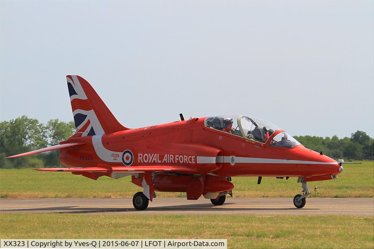 XX323, 1980 Hawker Siddeley Hawk T.1 C/N 167/312148, Royal Air Force Red Arrows Hawker Siddeley Hawk T.1A, Taxiing to parking area, Tours-St Symphorien Air Base 705 (LFOT-TUF) Open day 2015