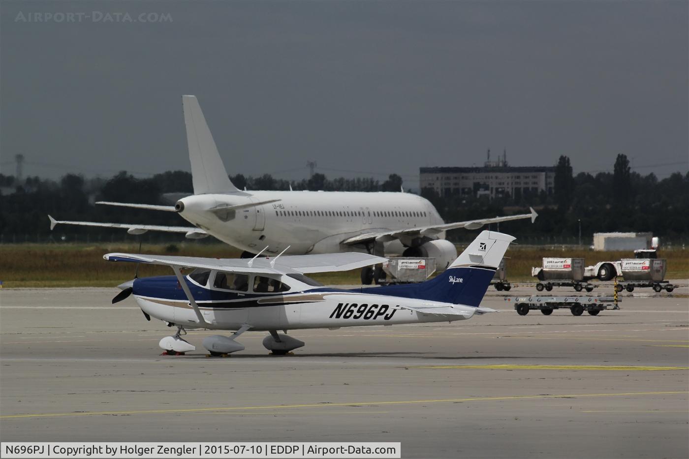 N696PJ, 2004 Cessna 182T Skylane C/N 18281319, On apron 1 east....