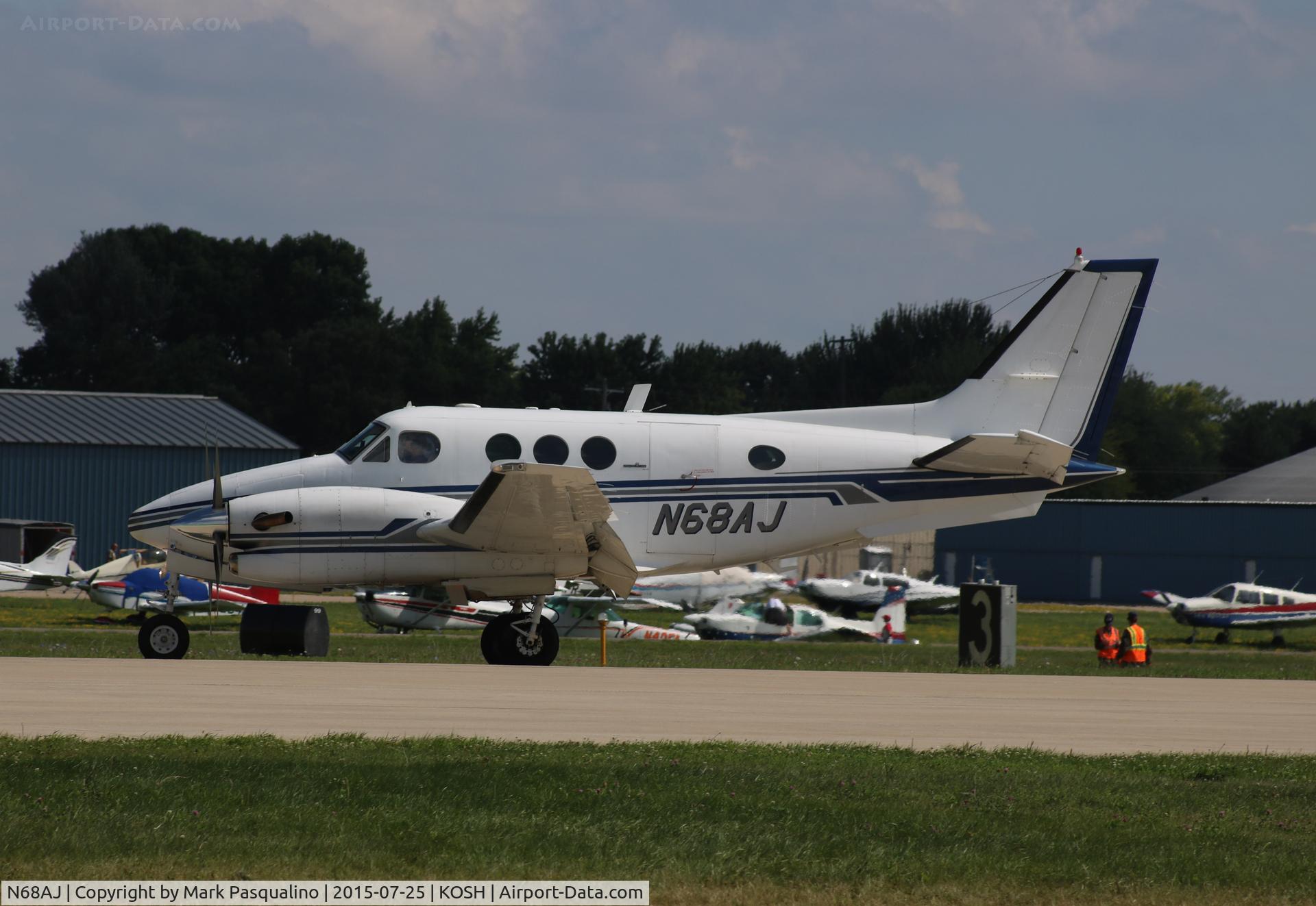 N68AJ, 1984 Beech C90A King Air C/N LJ-1071, Beech C90A