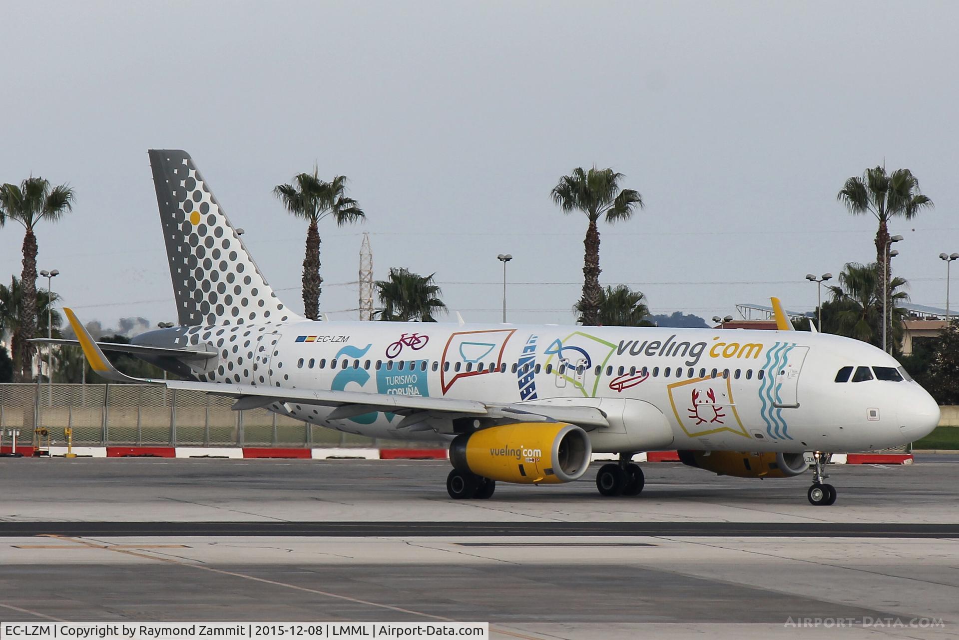 EC-LZM, 2013 Airbus A320-232 C/N 5877, A320 EC-LZM Vueling Special colours