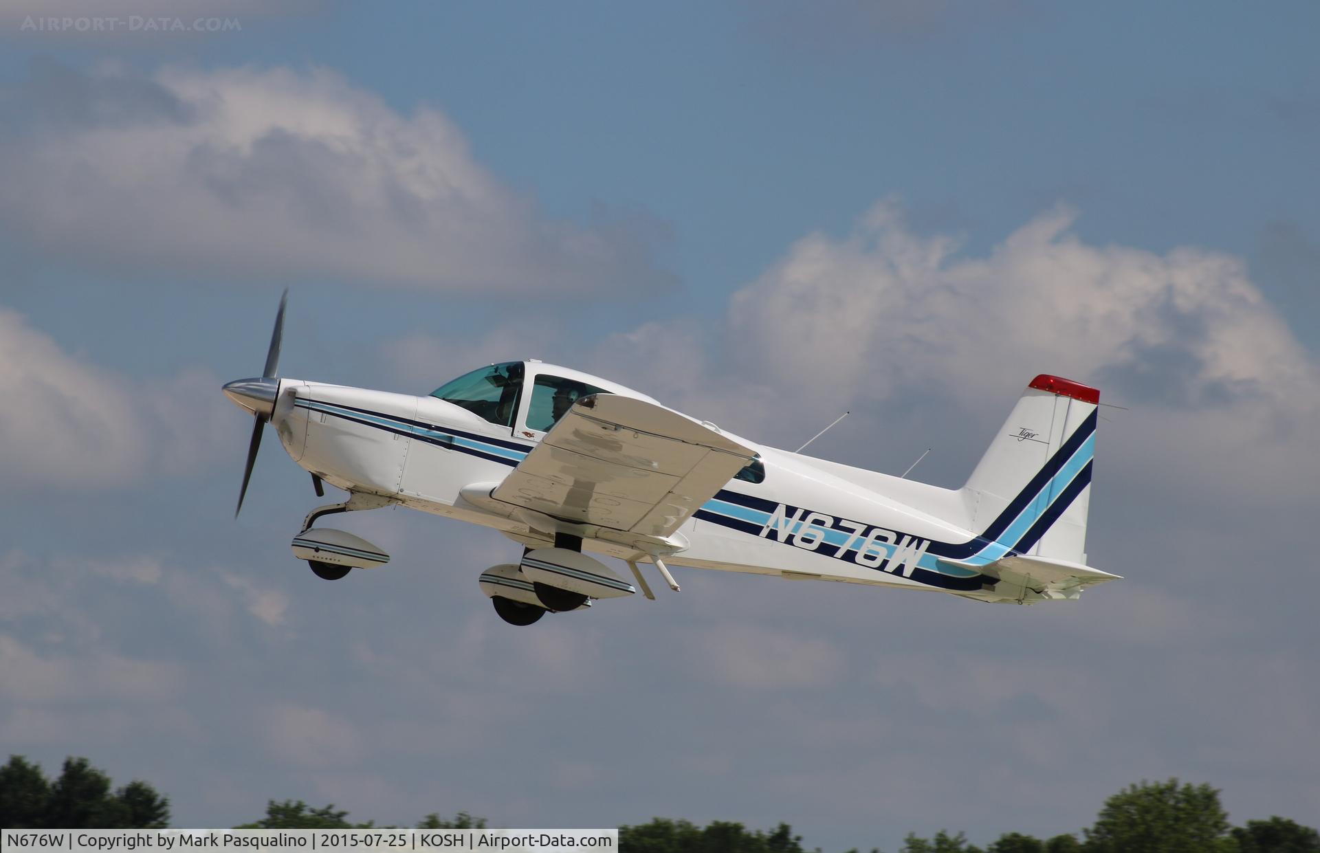 N676W, 1977 Grumman American AA-5B Tiger C/N AA5B0676, AA-5B