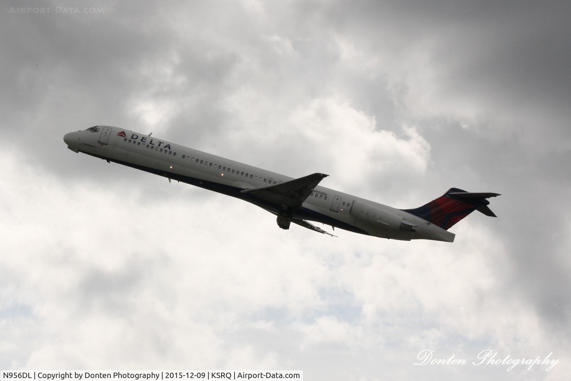 N956DL, 1990 McDonnell Douglas MD-88 C/N 49887, Delta Flight 1725 (N956DL) departs Sarasota-Bradenton International Airport enroute to Hartsfield-Jackson Atlanta International Airport