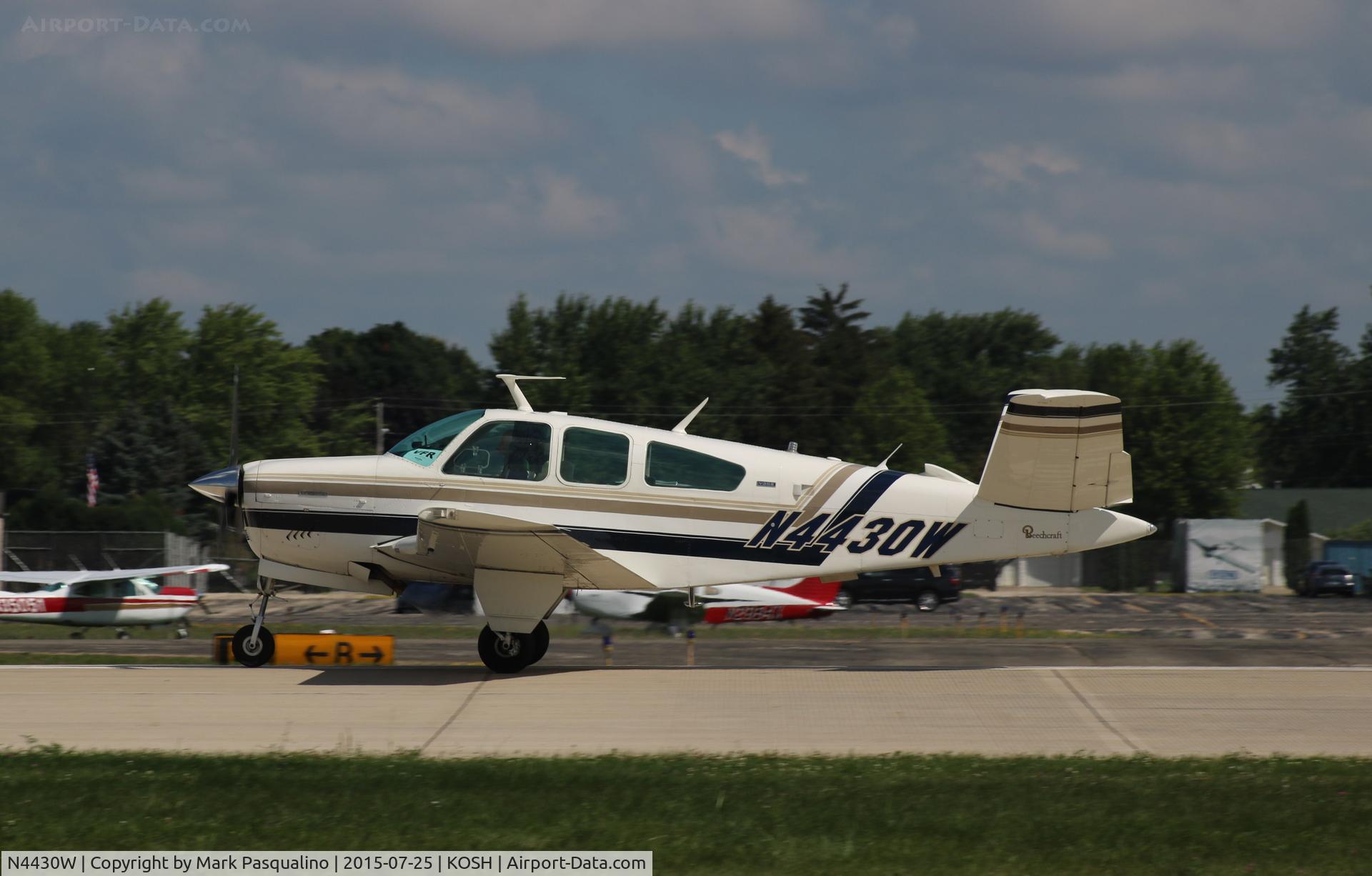 N4430W, 1974 Beech V35B Bonanza C/N D-9609, Beech V35B