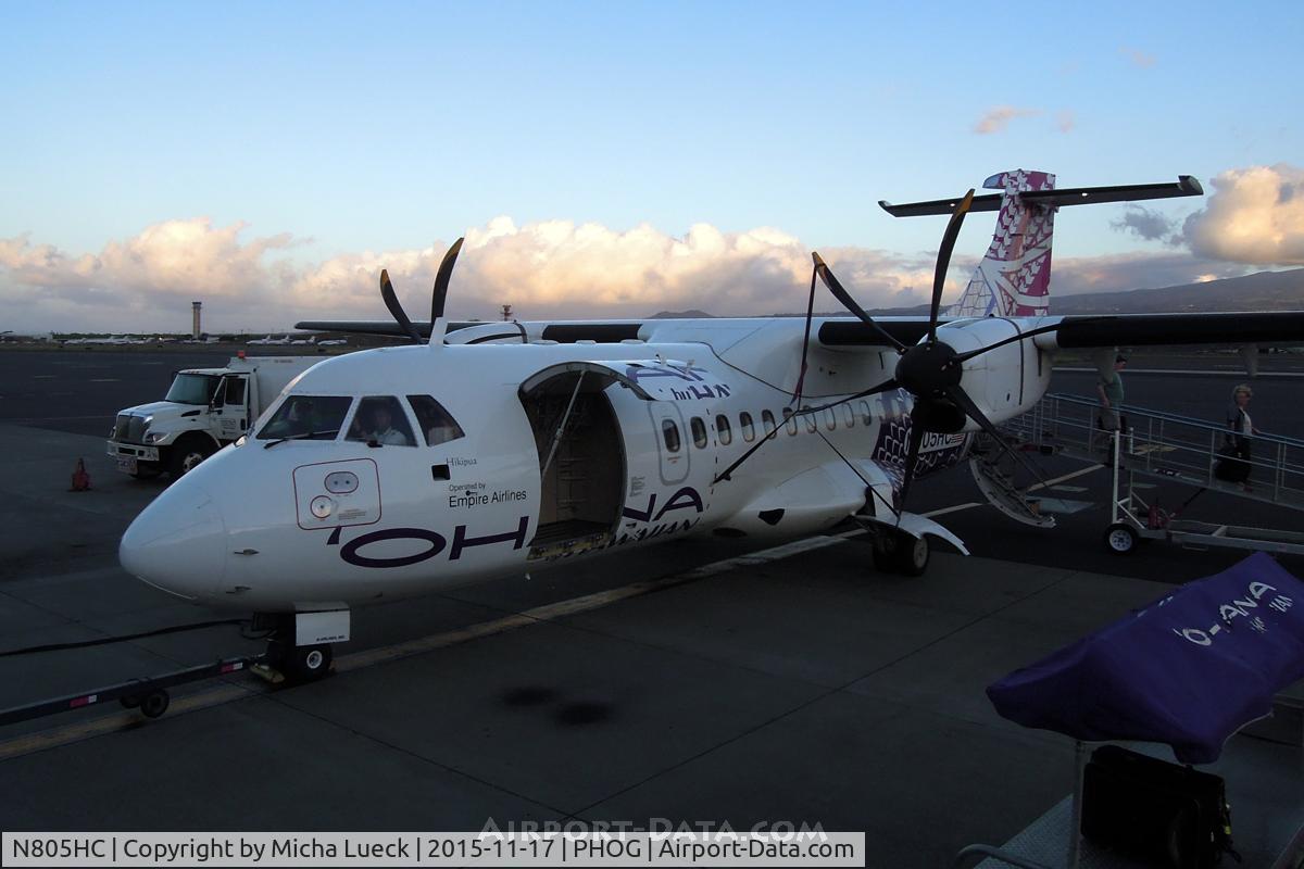 N805HC, 2004 ATR 42-500 C/N 625, Just arrived from KOA in the last light of the day