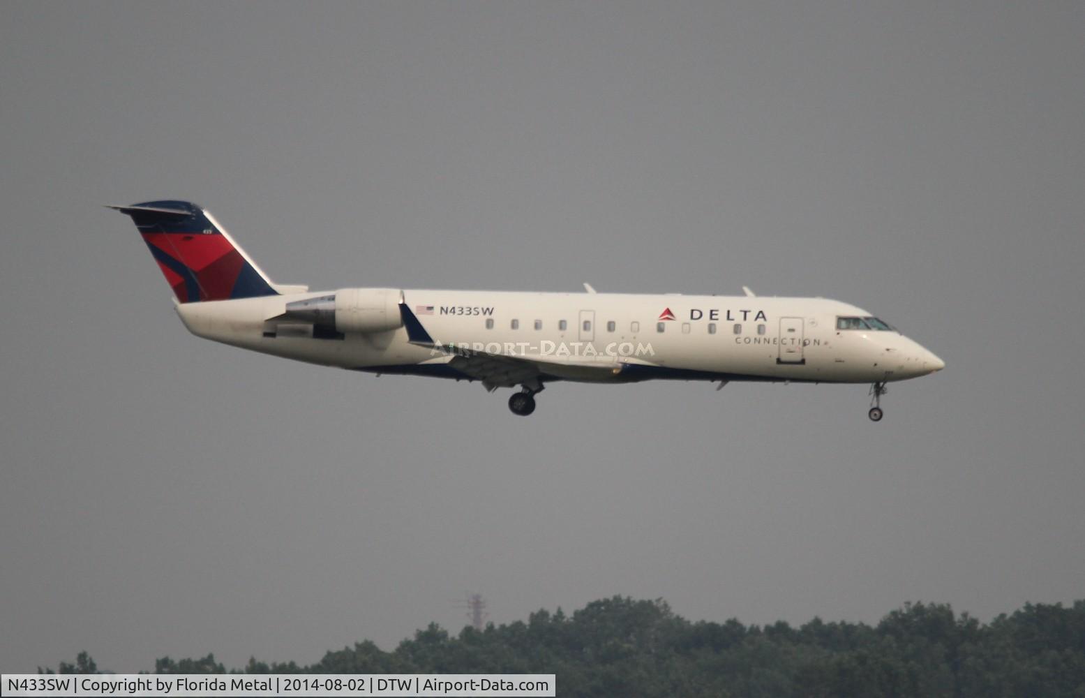 N433SW, 2001 Bombardier CRJ-200LR (CL-600-2B19) C/N 7550, Skywest