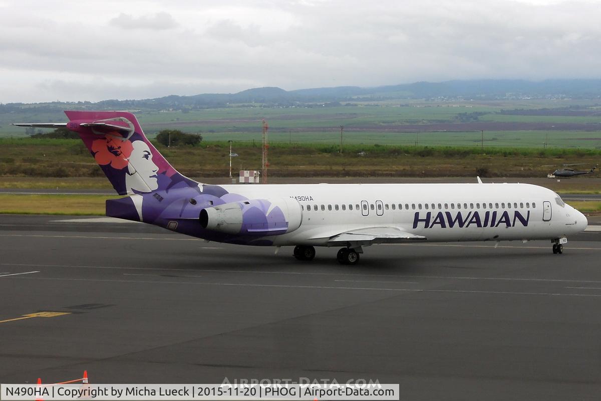 N490HA, 2000 Boeing 717-200 C/N 55151, At Kahului
