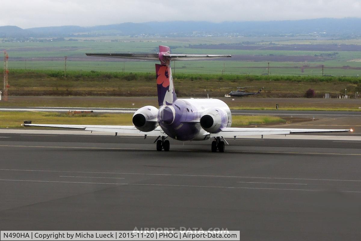 N490HA, 2000 Boeing 717-200 C/N 55151, At Kahului