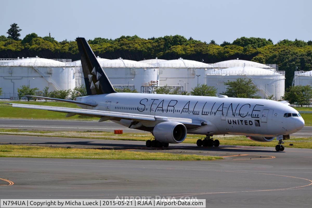 N794UA, 1997 Boeing 777-222 C/N 26953, At Narita