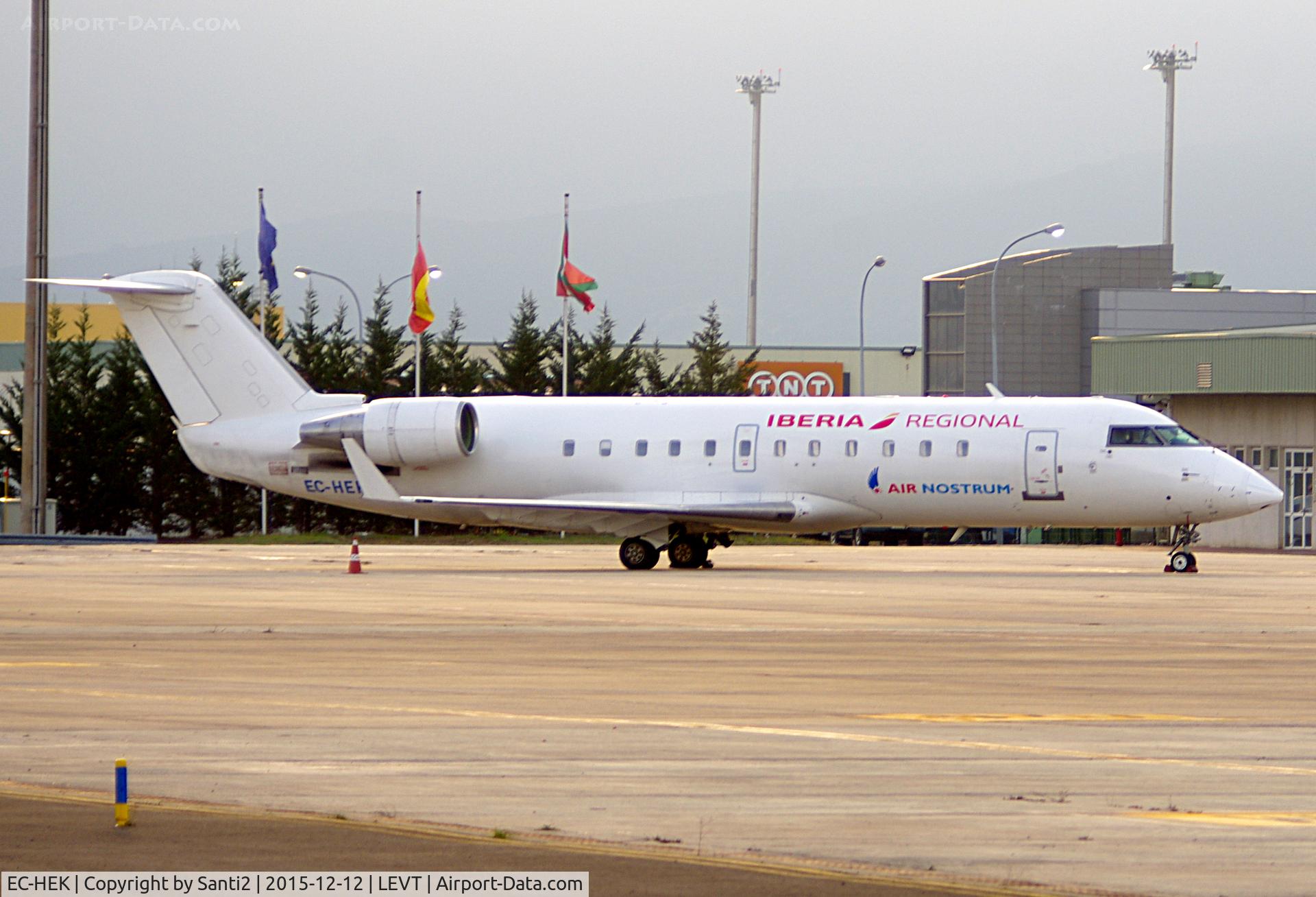 EC-HEK, 1999 Canadair CRJ-200ER (CL-600-2B19) C/N 7320, Vitoria Airport.