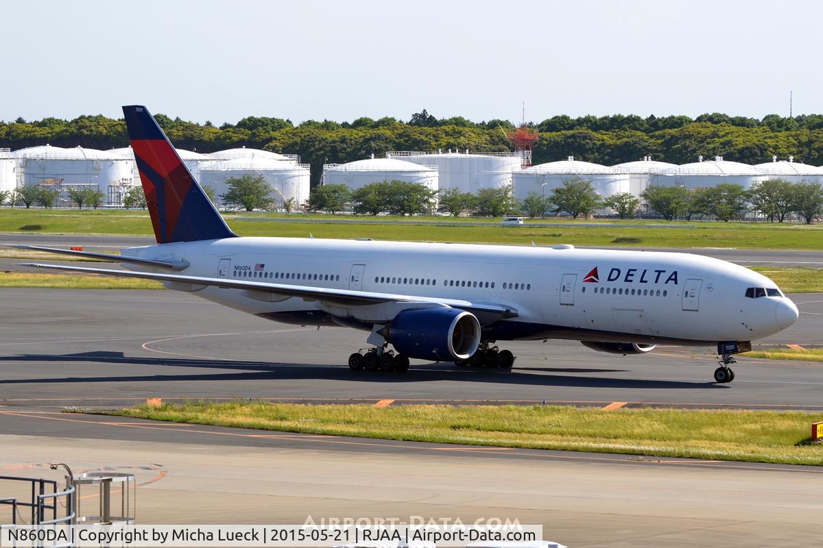N860DA, 1999 Boeing 777-232 C/N 29951, At Narita