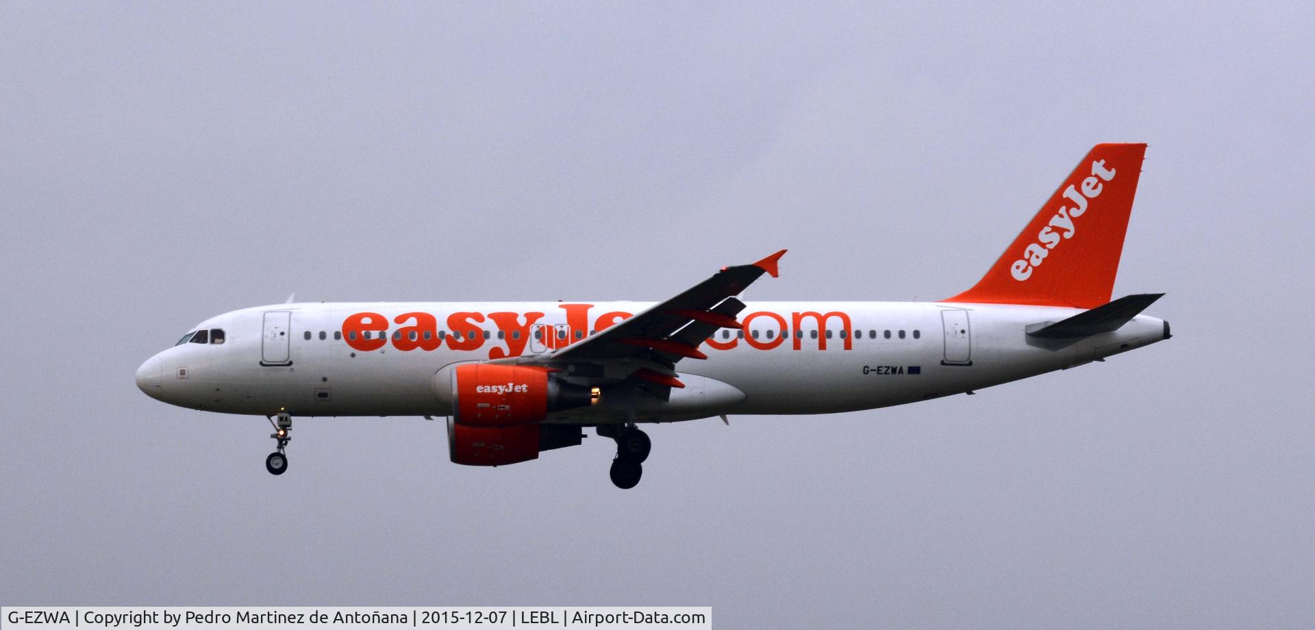 G-EZWA, 2012 Airbus A320-214 C/N 5201, El Prat -  Barcelona  -  España