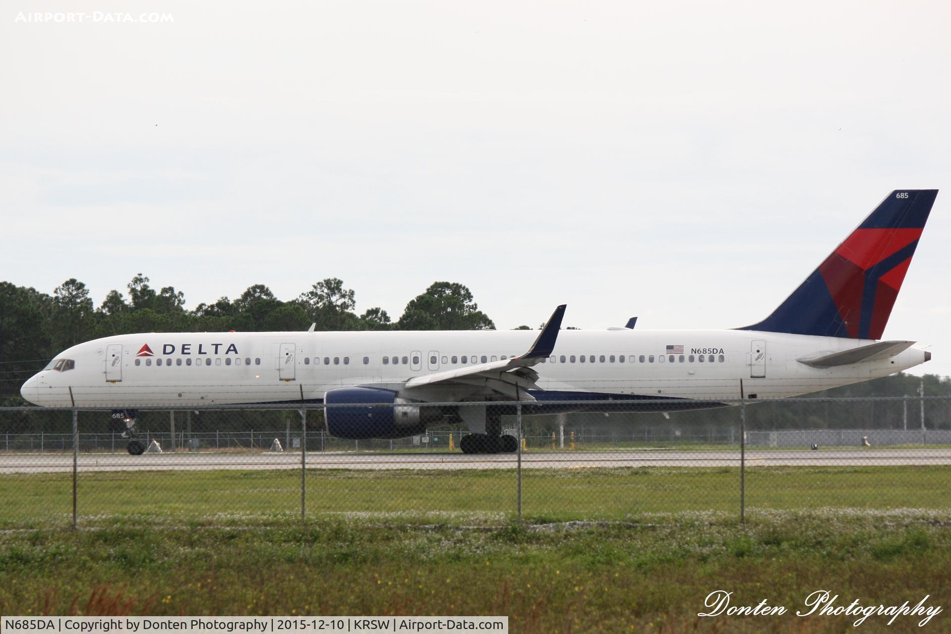 N685DA, 1995 Boeing 757-232 C/N 27588, Delta Flight 1723 (N685DA) arrives at Southwest Florida International Airport following flight from Minneapolis-St Paul International Airport