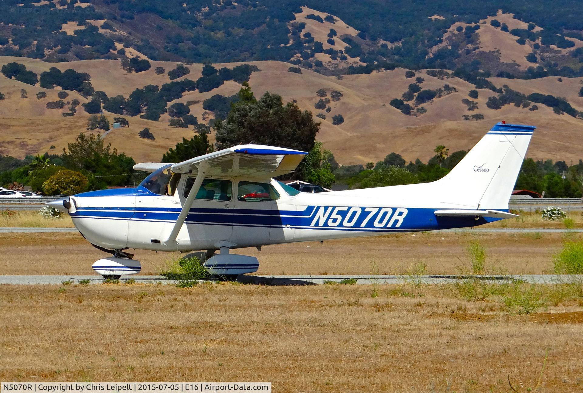 N5070R, 1974 Cessna 172M C/N 17263308, Locally-based 1974 Cessna 172M taxing out for departure at South County Airport, San Martin, CA.