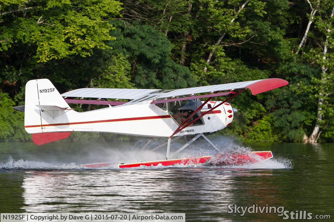 N192SF, Henry David SEAFOX MOD 3 C/N 936SP, Taking off from the Housatonic River in Shelton, CT.