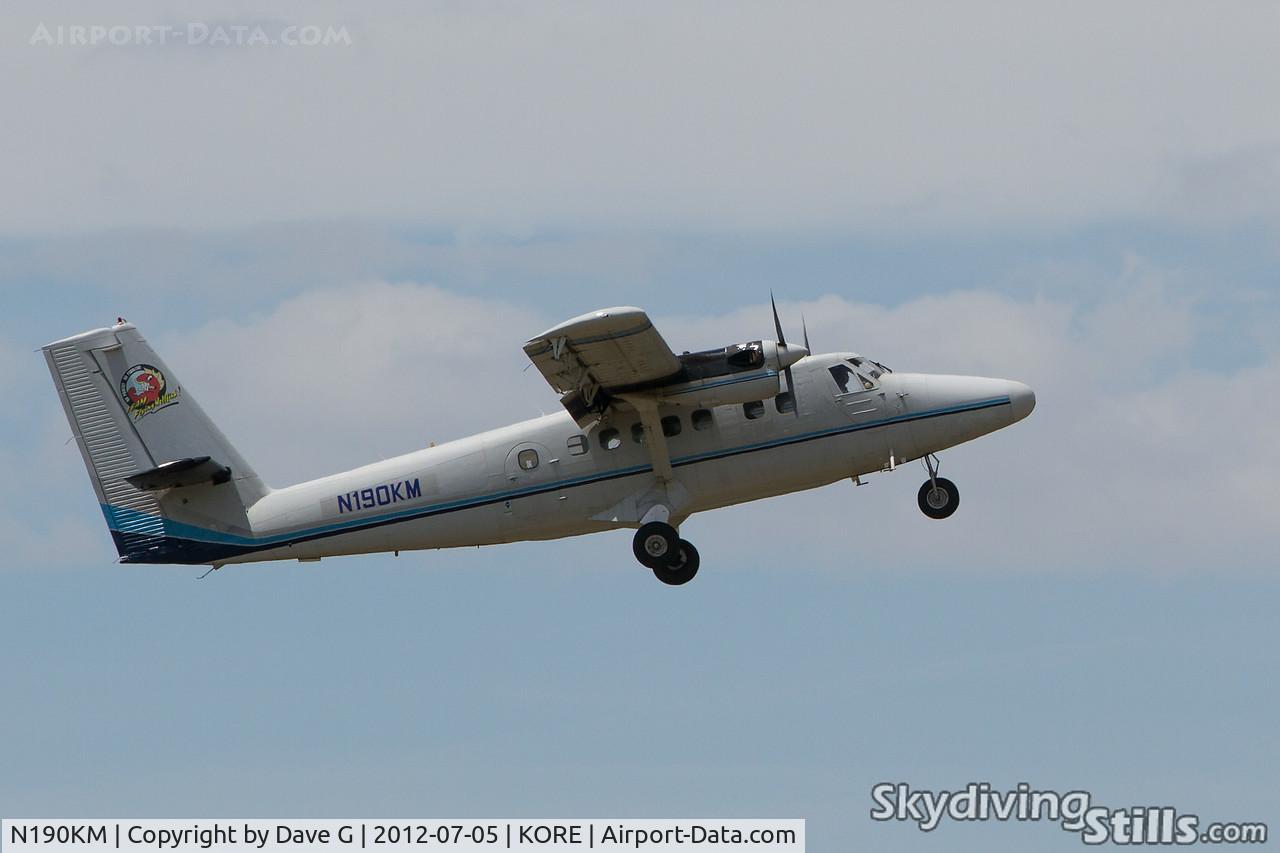 N190KM, 1968 De Havilland Canada DHC-6 Twin Otter C/N 190, Departing Orange, MA.