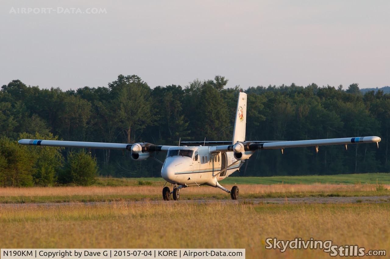 N190KM, 1968 De Havilland Canada DHC-6 Twin Otter C/N 190, Taxiing in at Orange, MA.
