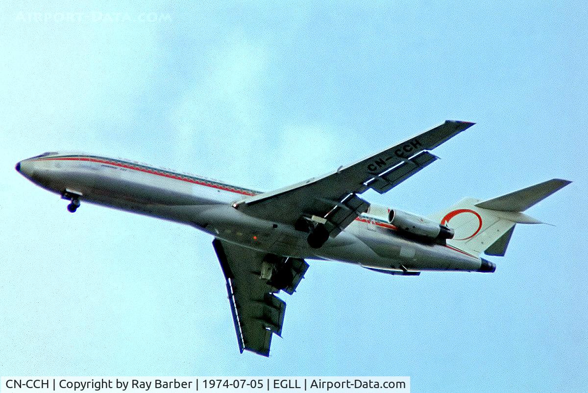 CN-CCH, 1973 Boeing 727-2B6 C/N 20705, Boeing 727-2B6 [20705] (Royal Air Maroc) Home~G 05/07/1974. On approach 28R. From a slide.