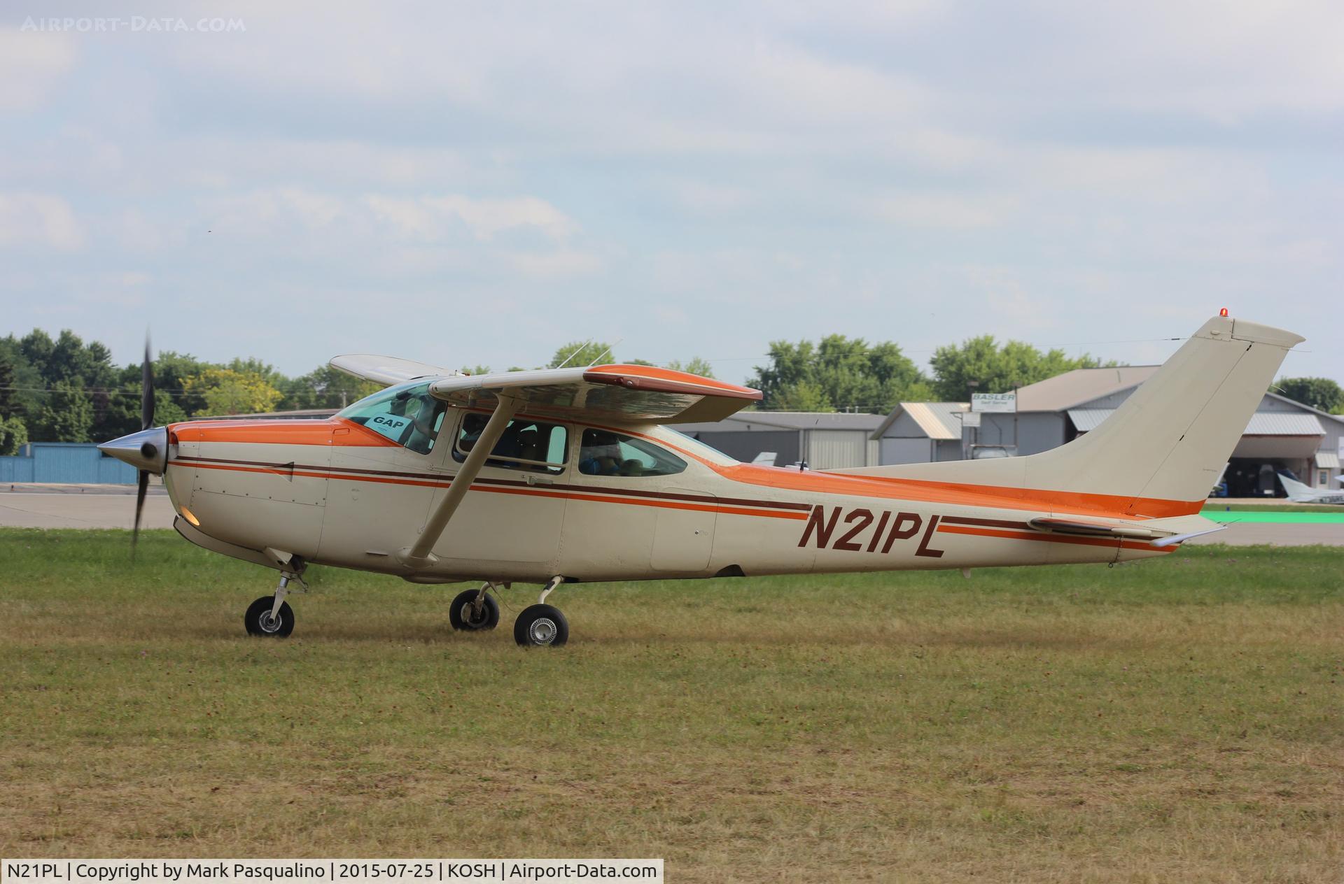 N21PL, 1984 Cessna R182 Skylane RG C/N R182-01983, Cessna R182