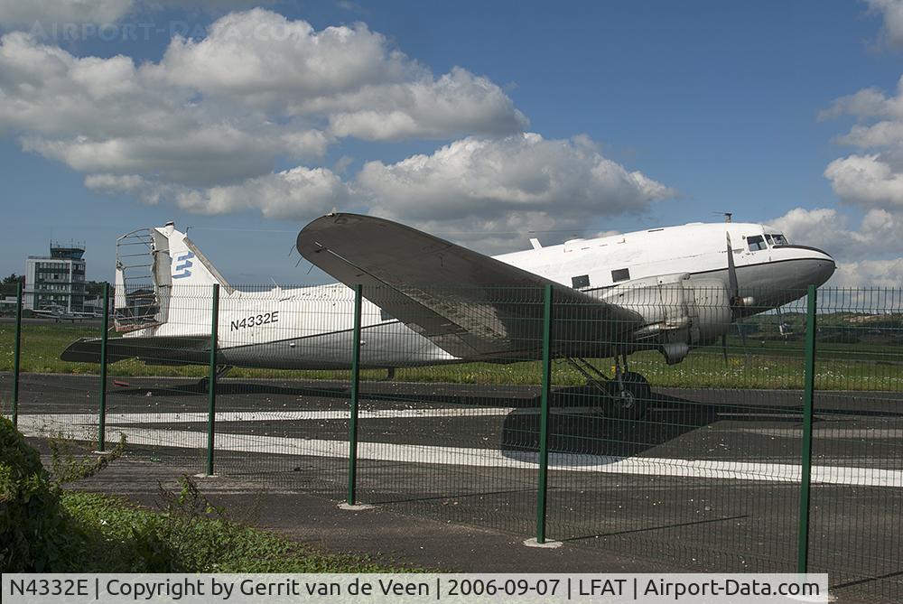 N4332E, Douglas DC3C C/N 32561, In bad shape at Le Touquet
