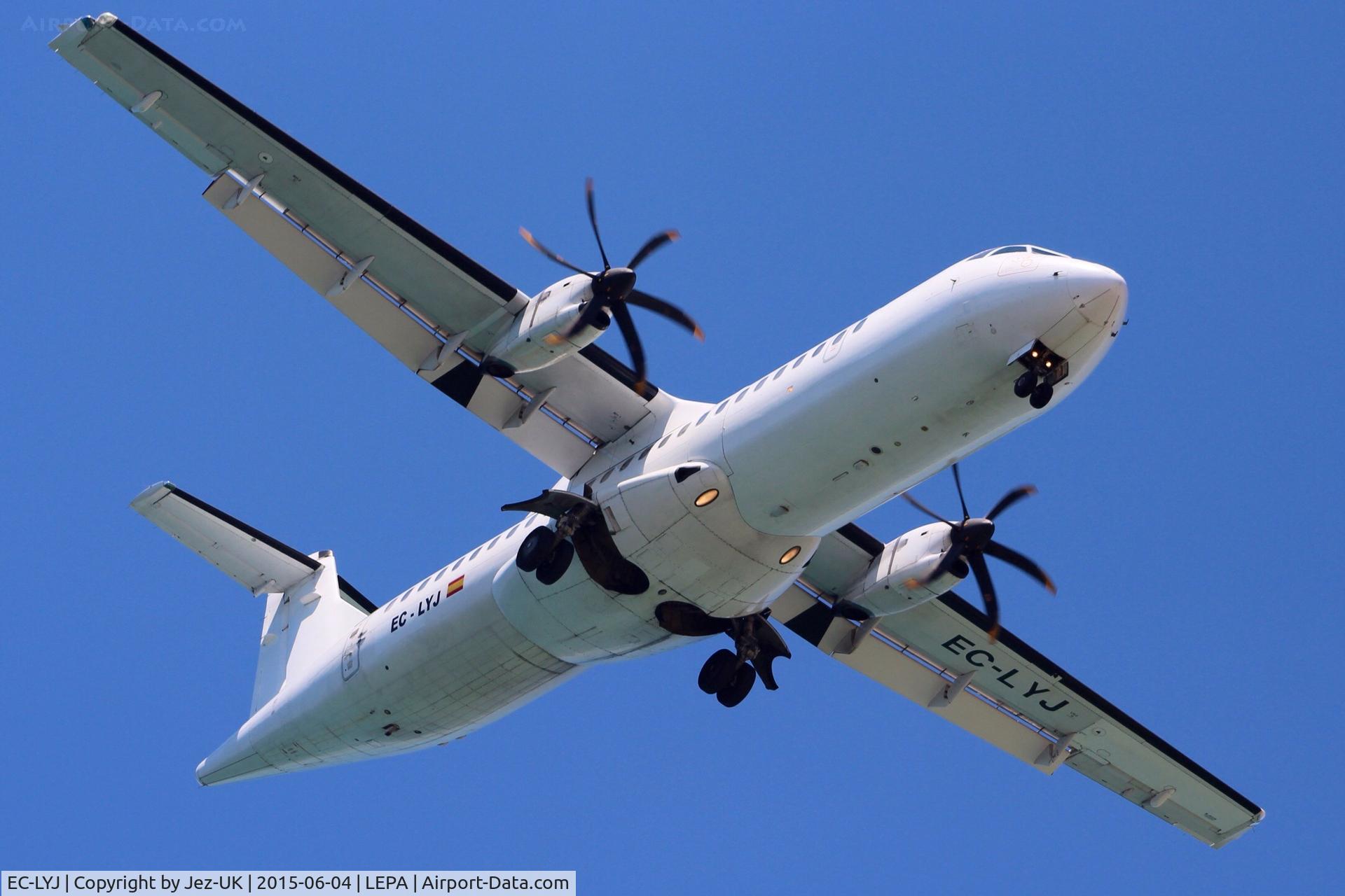 EC-LYJ, 1995 ATR 72-212A C/N 468, on final approach coming in over the Med sea, on lease to Air Europa from Swiftair,