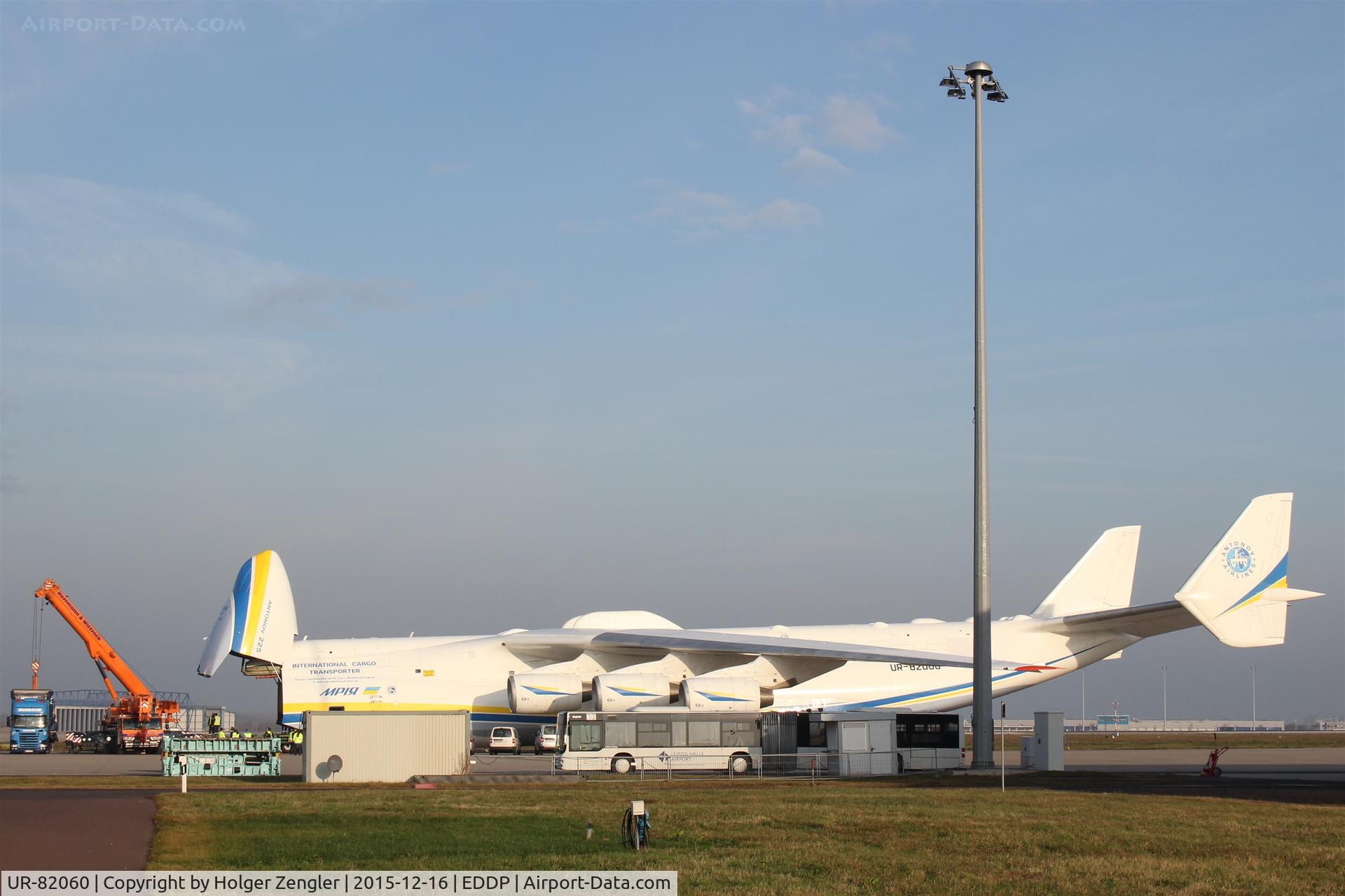 UR-82060, 1988 Antonov An-225 Mriya C/N 19530503763, Spotter's christmas: Two visits by the large lady in 4 days!
