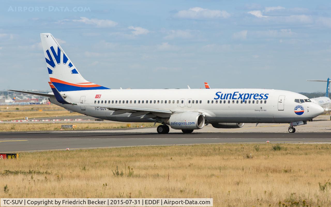 TC-SUV, 2001 Boeing 737-86N C/N 30807, departure via RW18W