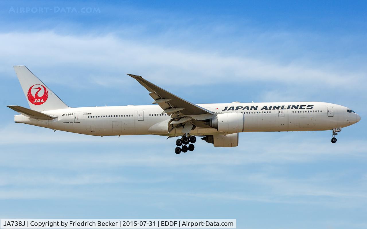 JA738J, 2008 Boeing 777-346/ER C/N 32436, on final RW07R