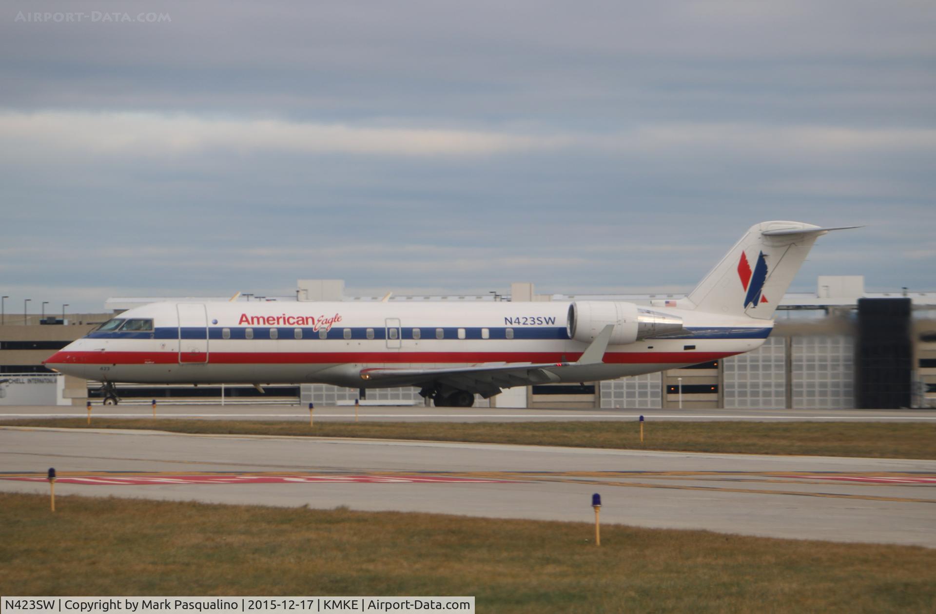 N423SW, 2000 Bombardier CRJ-200LR (CL-600-2B19) C/N 7456, CL-600-2B10