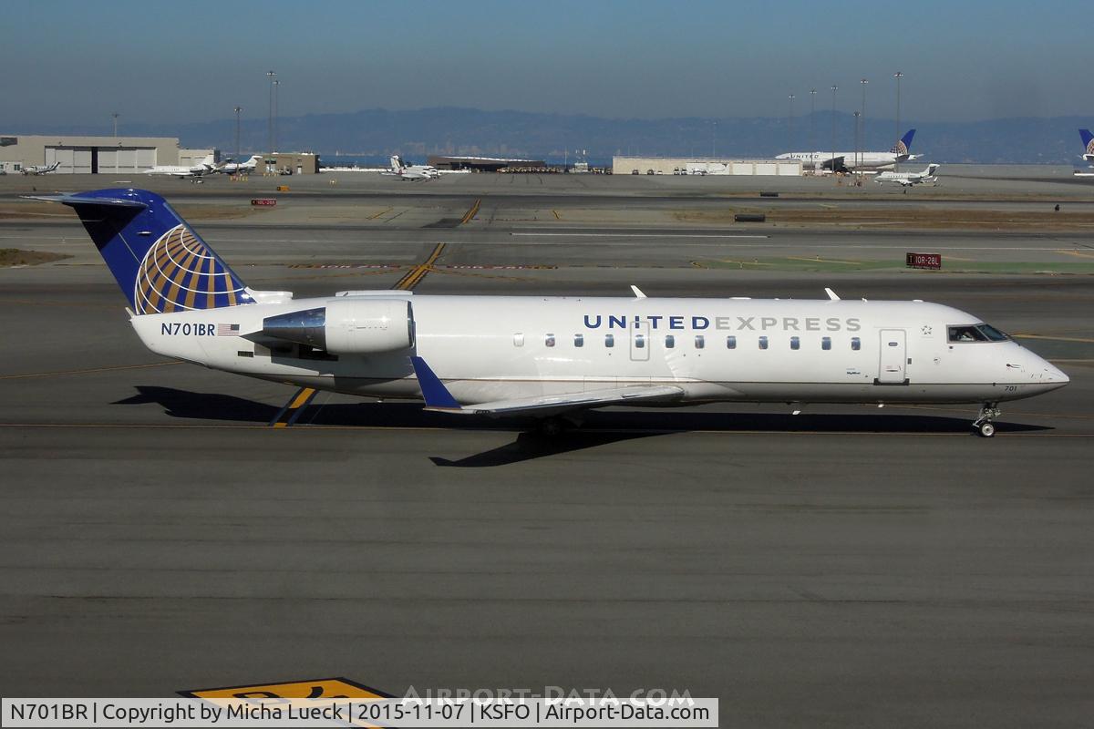 N701BR, 2000 Bombardier CRJ-200ER (CL-600-2B19) C/N 7448, At San Francisco