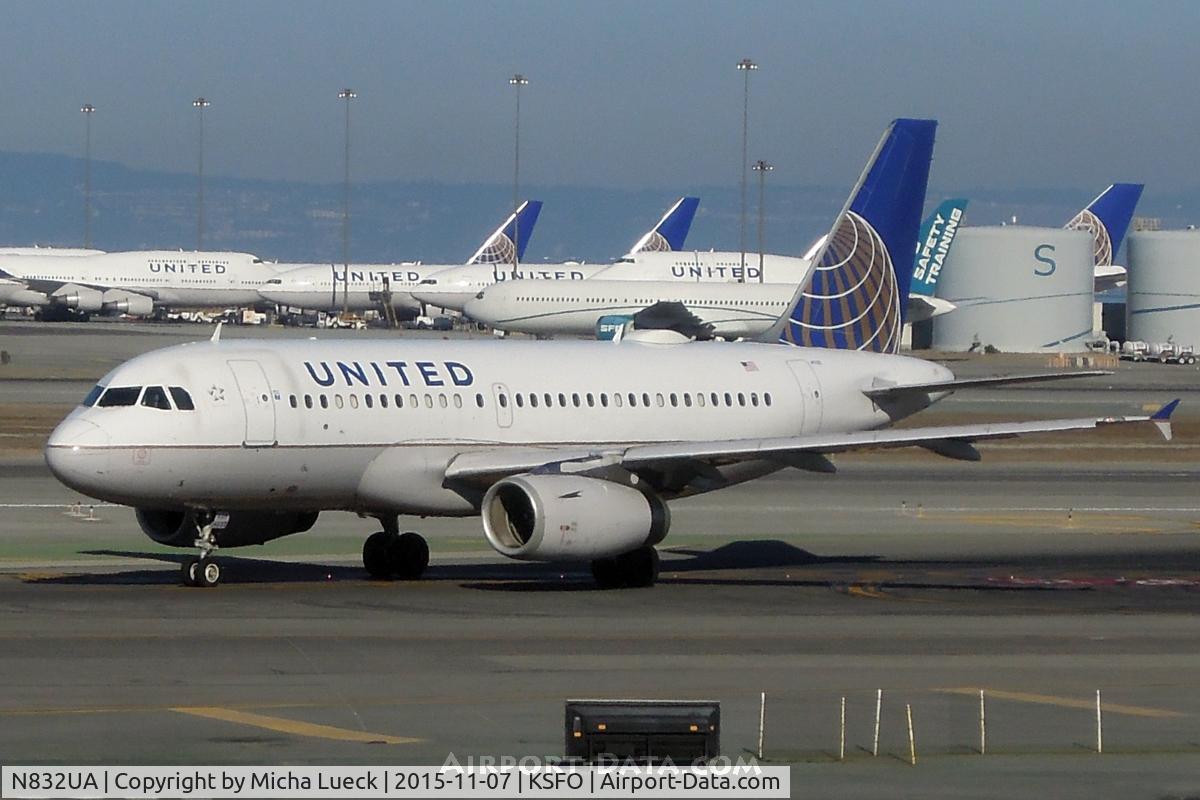 N832UA, 2000 Airbus A319-131 C/N 1321, At San Francisco