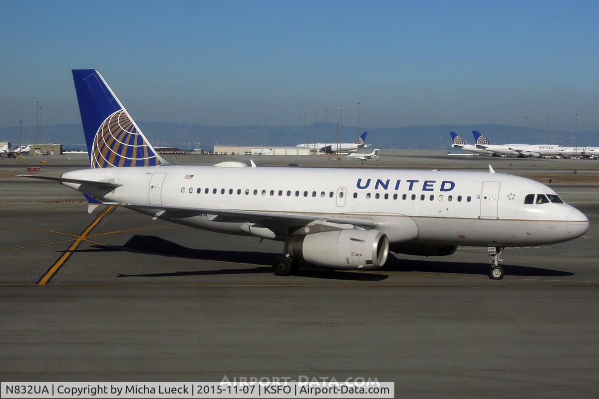 N832UA, 2000 Airbus A319-131 C/N 1321, At San Francisco