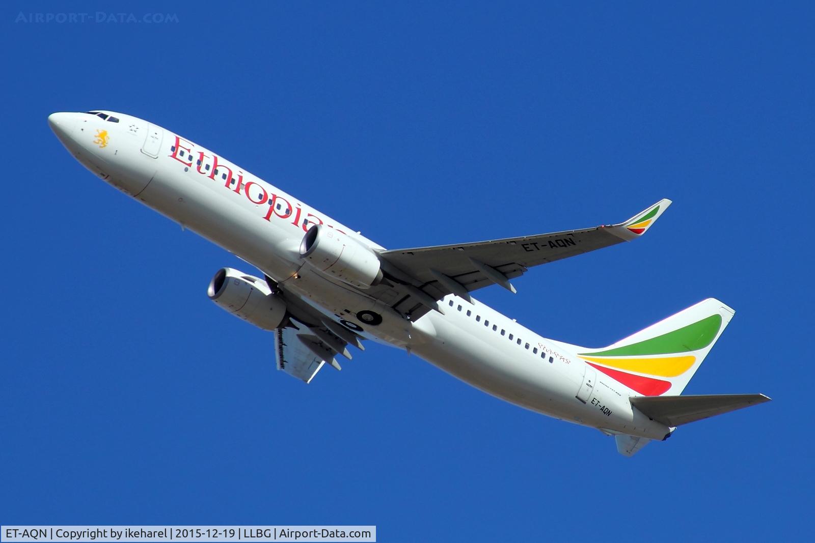 ET-AQN, 2014 Boeing 737-860 C/N 40967, Flight to Addis-Ababa T/O from runway 26.