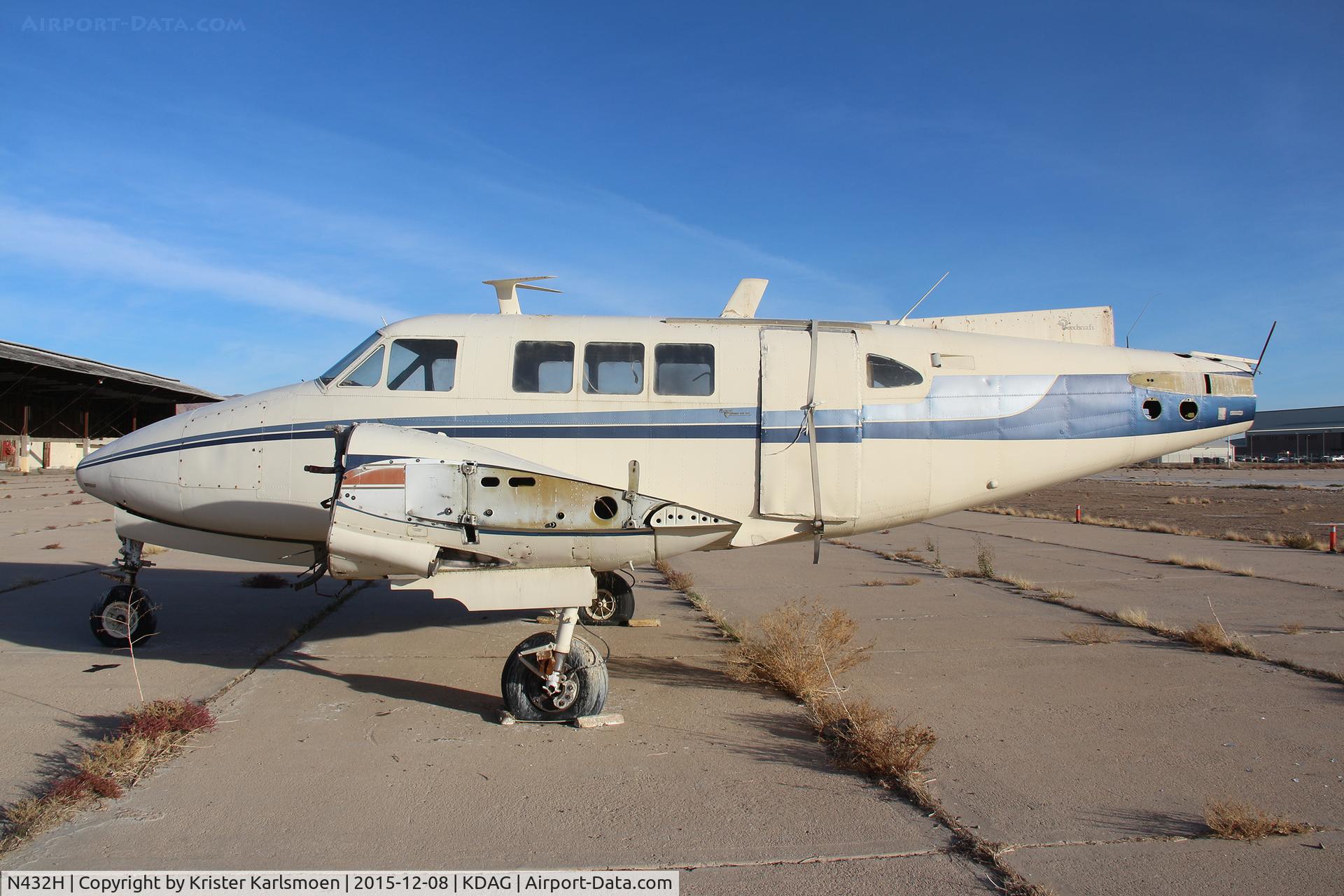 N432H, 1964 Beech 65-A80 C/N LD-206, Thats left...