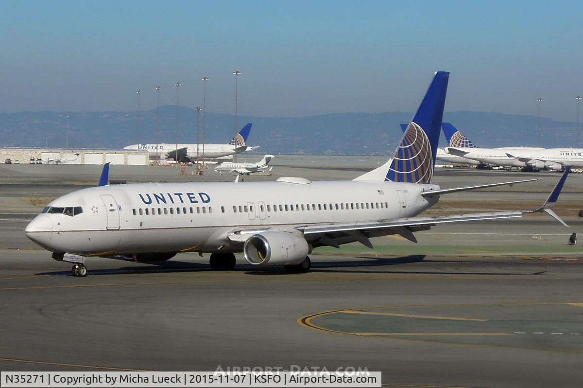 N35271, 2001 Boeing 737-824 C/N 31589, At San Francisco