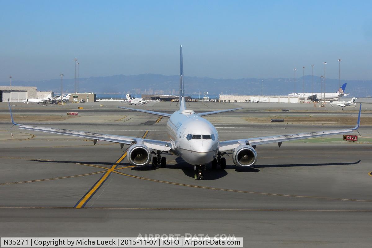 N35271, 2001 Boeing 737-824 C/N 31589, At San Francisco