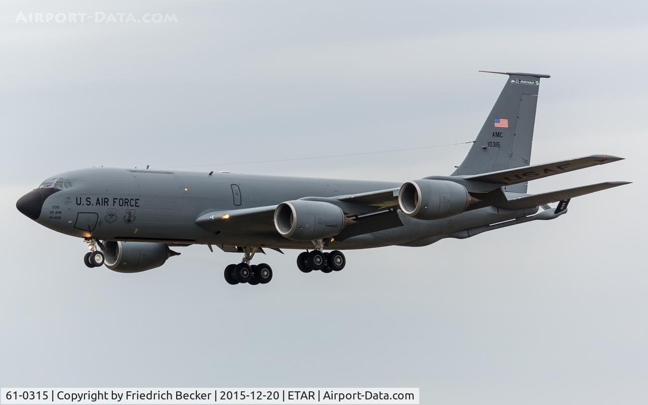 61-0315, 1961 Boeing KC-135R Stratotanker C/N 18222, on final RW26