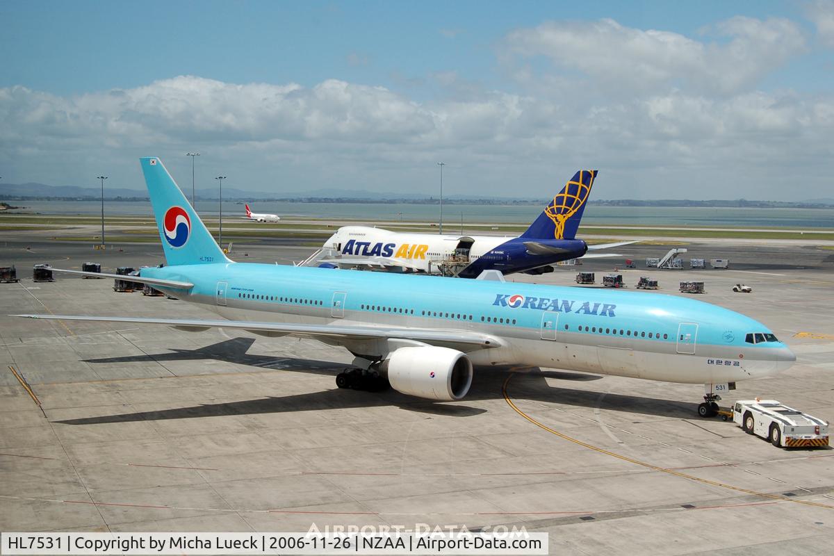 HL7531, 1997 Boeing 777-2B5/ER C/N 27946, At Auckland