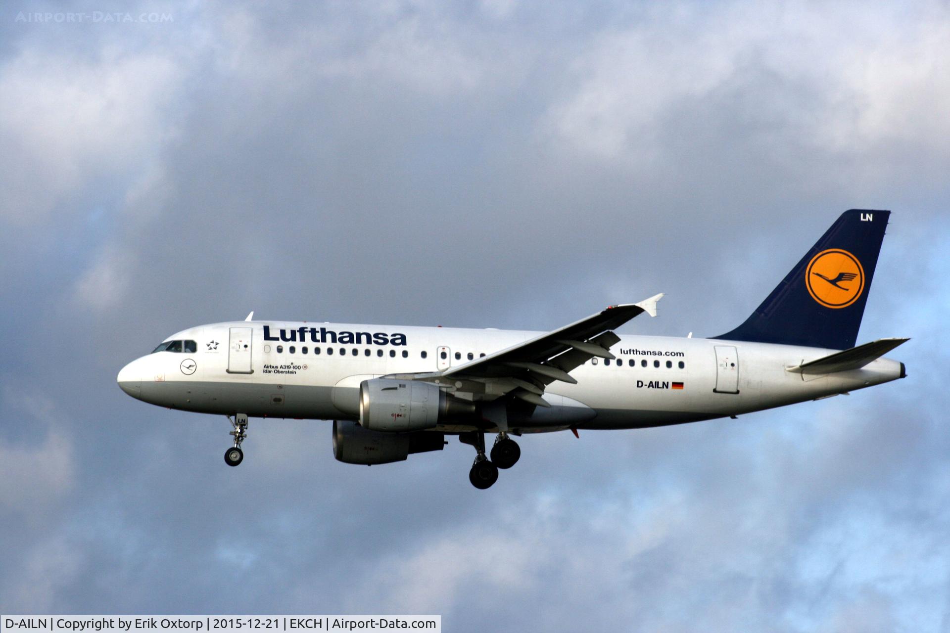 D-AILN, 1997 Airbus A319-114 C/N 700, D-AILN landing rw 22L