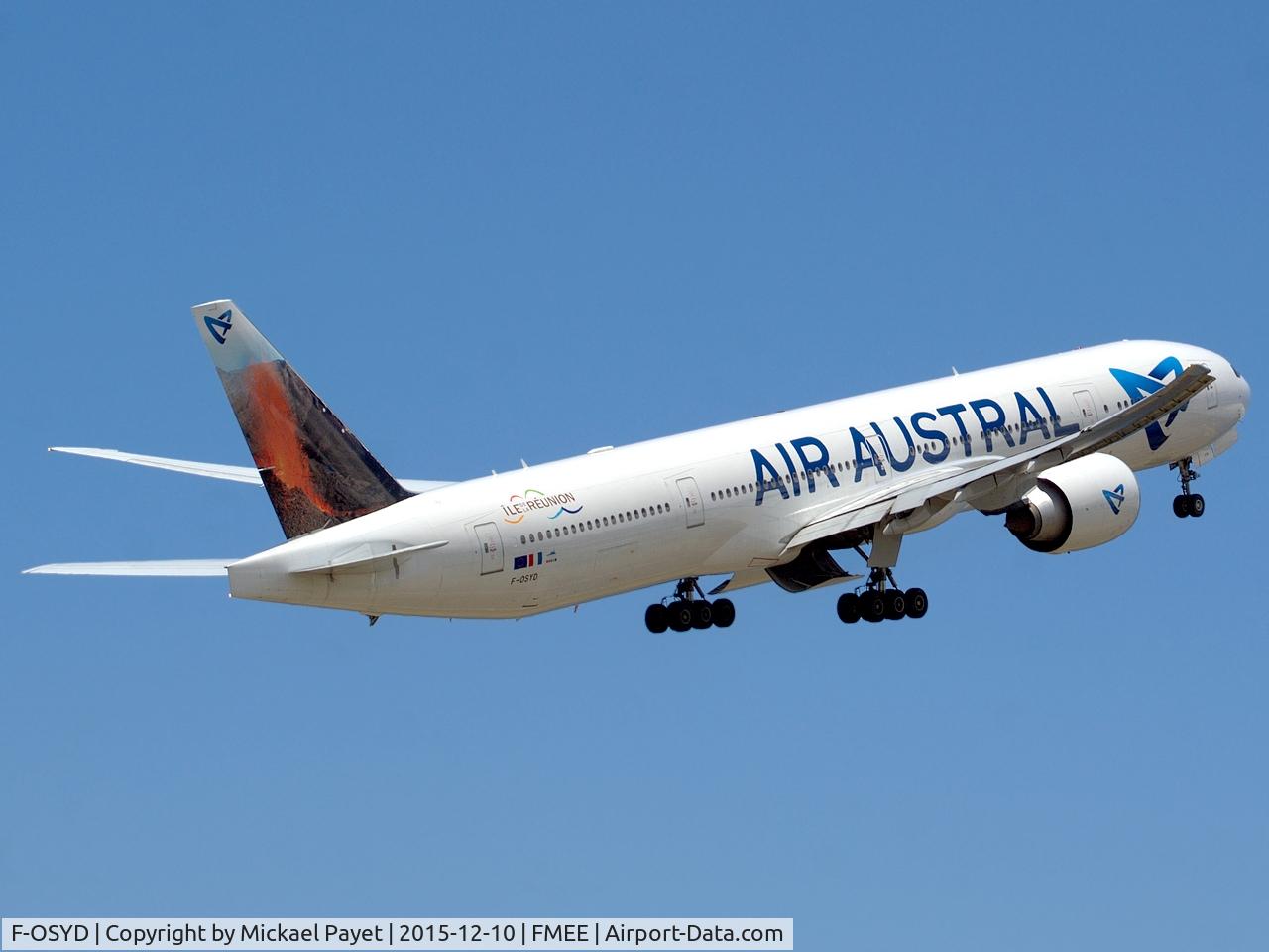 F-OSYD, 2009 Boeing 777-3Q8/ER C/N 35782, Taking off from rwy 12 ...