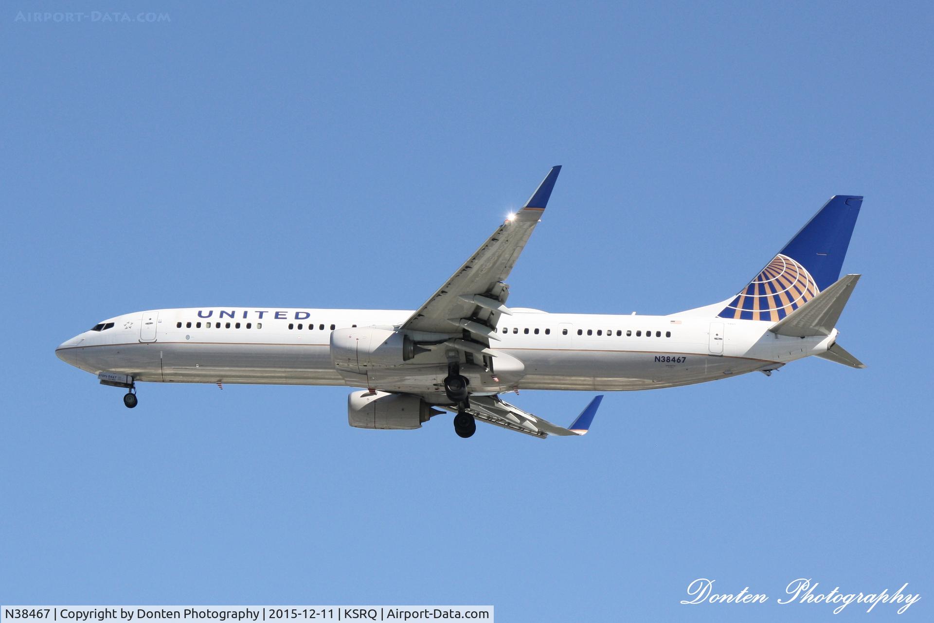 N38467, 2013 Boeing 737-924/ER C/N 33537, United Flight 1778 (N38467) arrives at Sarasota-Bradenton International Airport following flight from Chicago-O'Hare International Airport