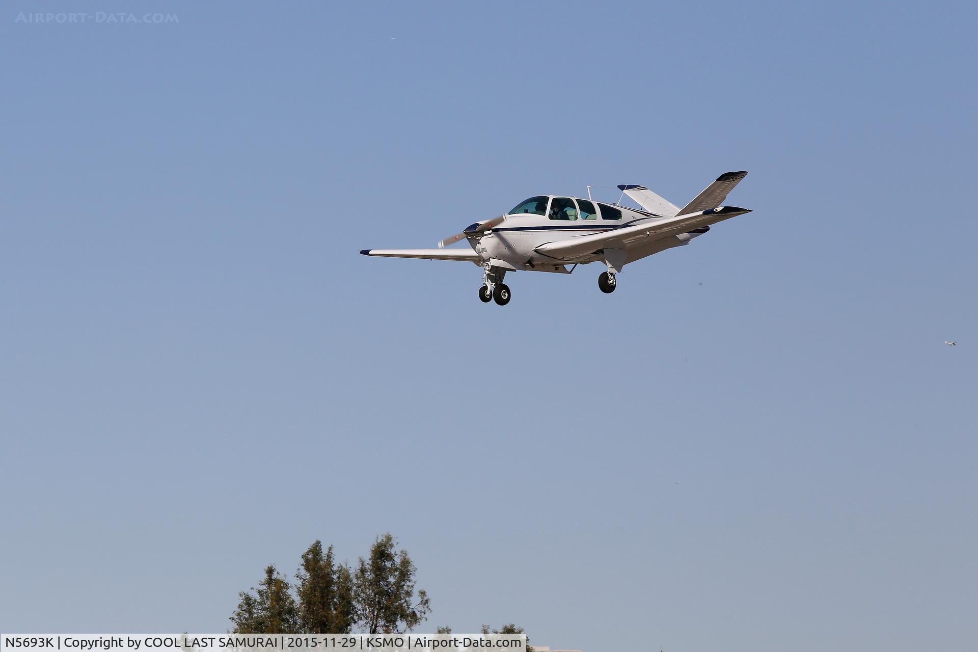 N5693K, 1964 Beech S35 Bonanza C/N D-7625, landing SMO Rwy21
