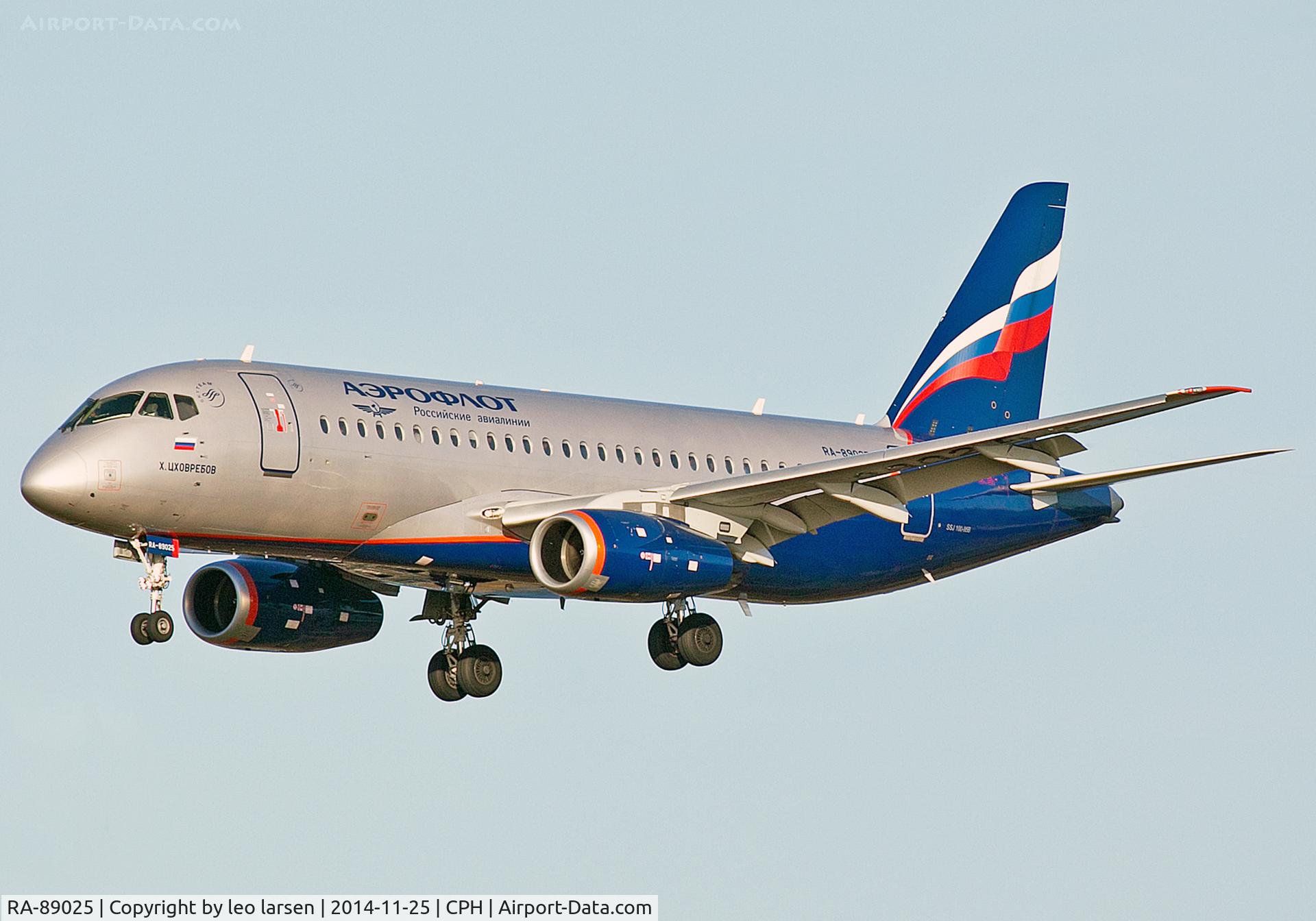 RA-89025, 2014 Sukhoi SuperJet 100-95B C/N 95047, Copenhagen 25.11.14