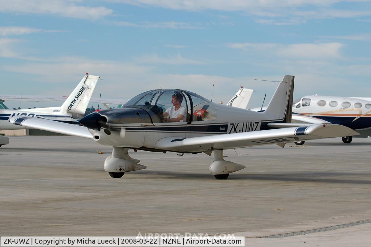 ZK-UWZ, Robin R-200-120B Ecole C/N 254, At North Shore Aerodrome