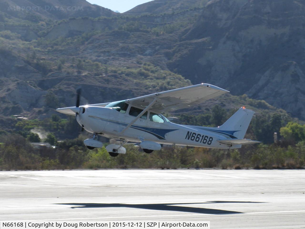 N66168, 1983 Cessna 172P C/N 17275974, 1983 Cessna 172P SKYHAWK, Lycoming O-320-D2J 160 hp, takeoff climb Rwy 04