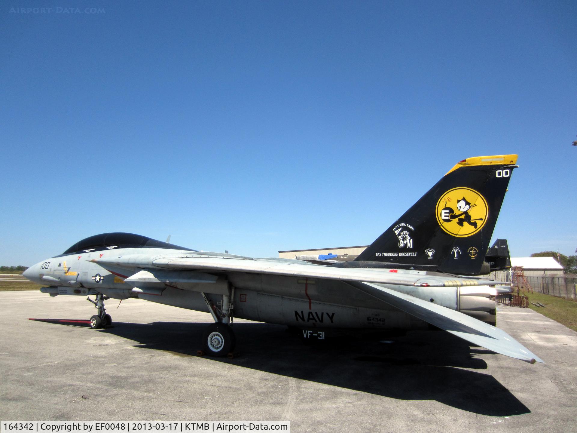 164342, Grumman F-14D Tomcat C/N 617/D-22, At museum in Miami